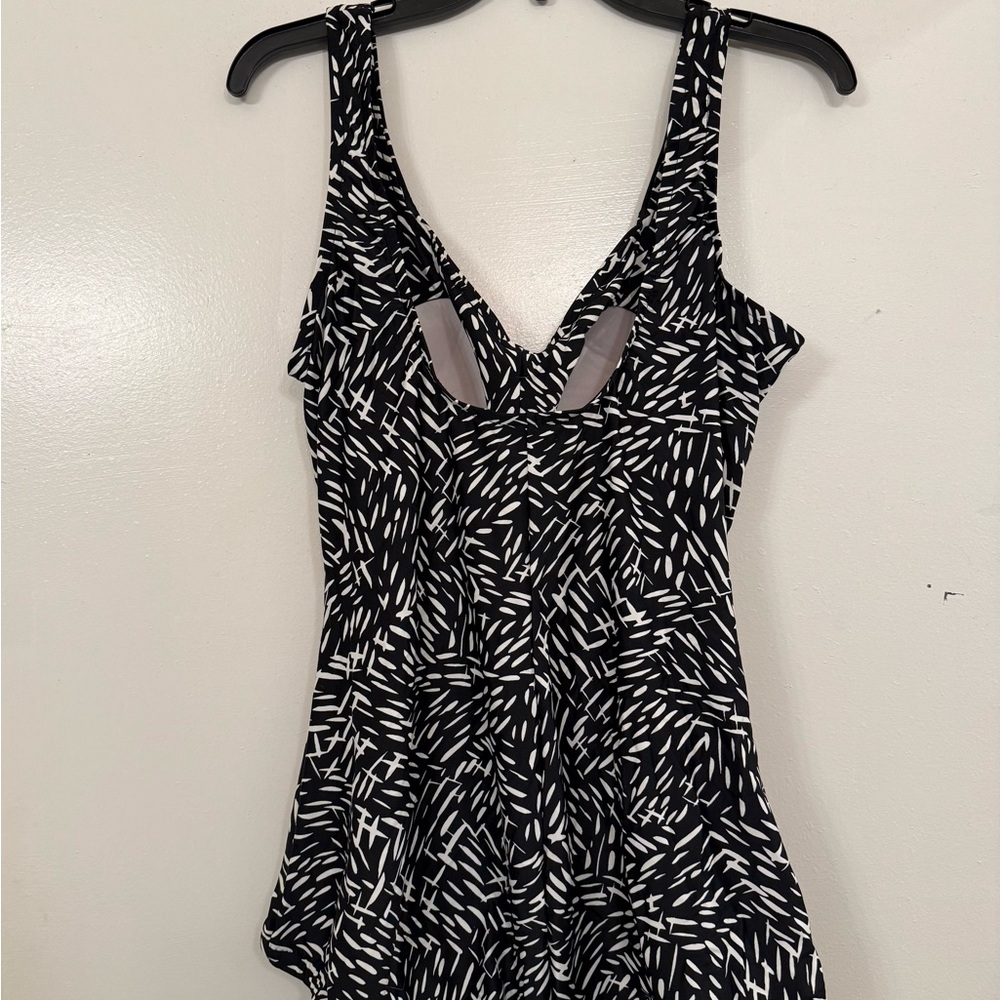 Maxine of Hollywood Black and White One Piece Swimsuit - Picture 2 of 4